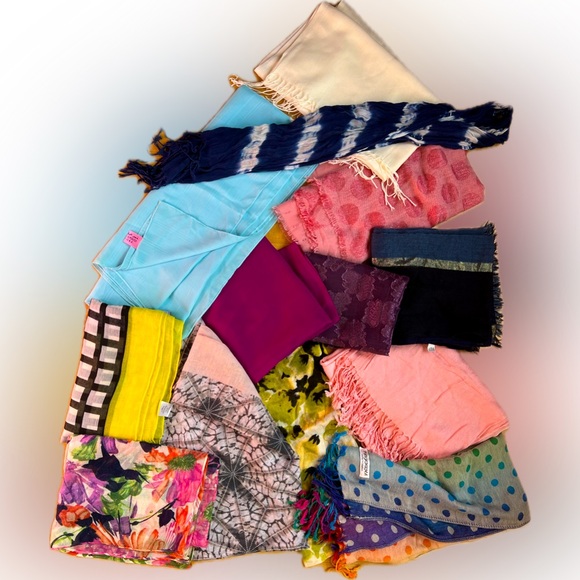 1️⃣3️⃣Lot of 13 Random Scarves-Varying Colors/Sizes/Brands/Materials/Conditions - Picture 14 of 17